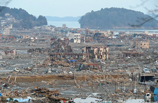 東北地方太平洋沖地震 それでも人は生きねばならぬ