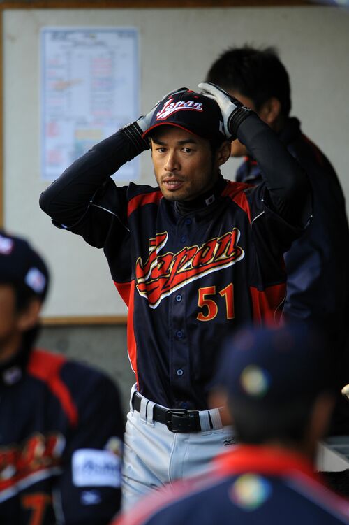 4ページ目)「野球の厳しさを教えないと」2009年のWBC日韓戦でイチローが“普通はやらない”プレーを行った理由 『イチロー実録  2001-2019』より #1 | 特集 - 本の話