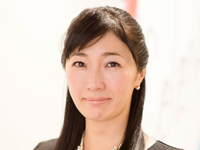 2ページ目 働く女性に勇気を与えてくれる本 経沢香保子 株式会社カラーズ 代表取締役社長 インタビュー 対談 本の話