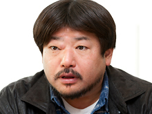 エッセイの「私」と<br />小説の「貫多」は同じなんです。